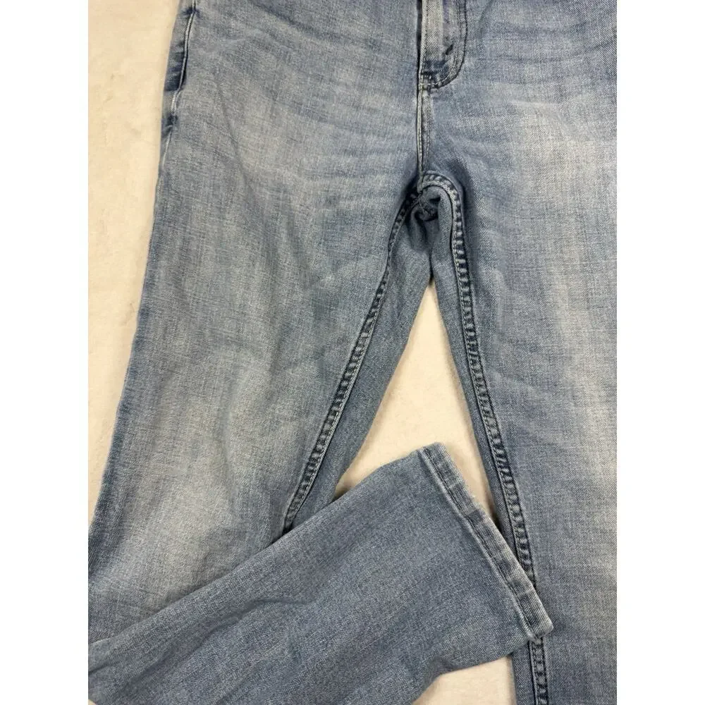 Levis signature by